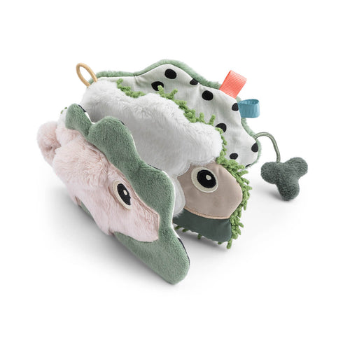 Activation book Tiny Farm, Done by deer