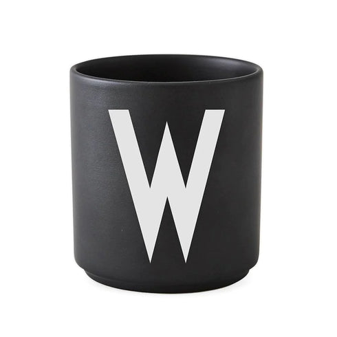 Porcelain letter mug, black